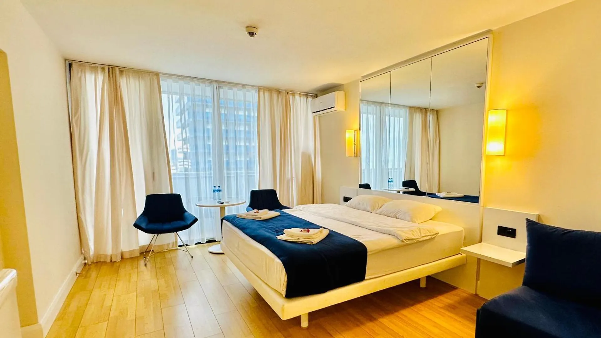 Stunning Sunsets Residence Batumi Apartment