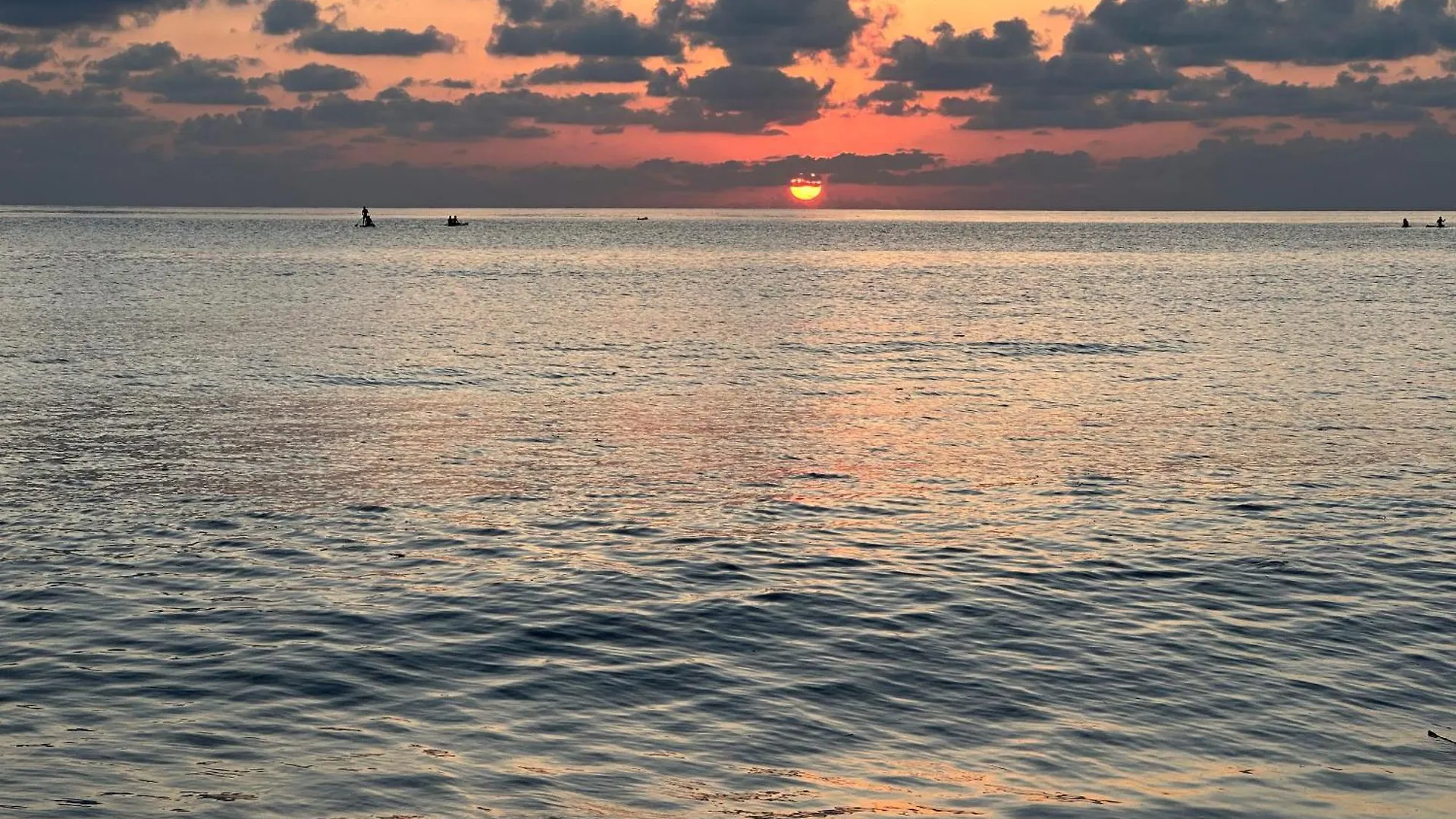 Black Sea Sunsets Apartmán